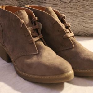 Universal thread boots